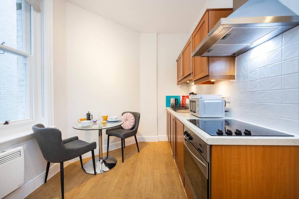 Stylish Studio In Leicester Square Лондон Экстерьер фото