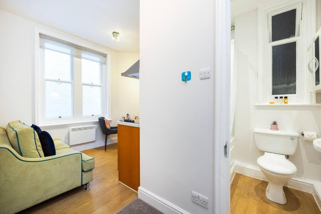 Stylish Studio In Leicester Square Лондон Экстерьер фото