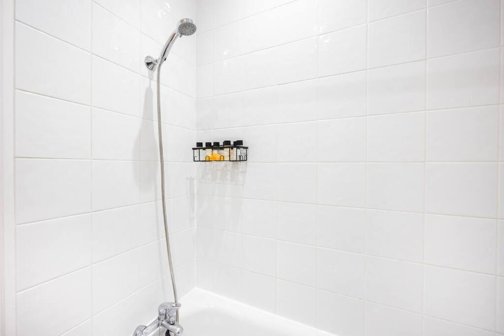 Stylish Studio In Leicester Square Лондон Экстерьер фото