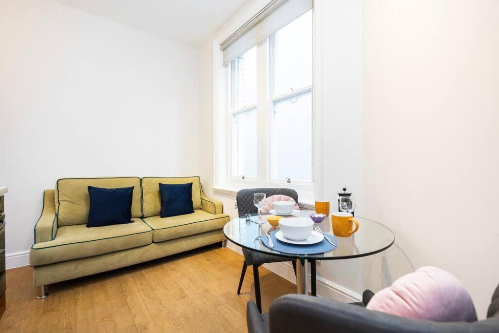Stylish Studio In Leicester Square Лондон Экстерьер фото
