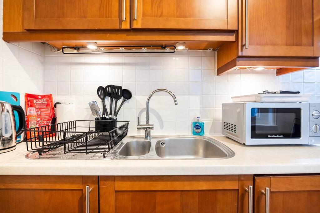 Stylish Studio In Leicester Square Лондон Экстерьер фото